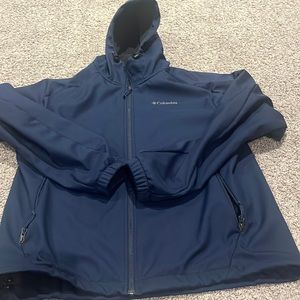 Men’s Columbia soft shell jacket. Size Large. GUC.